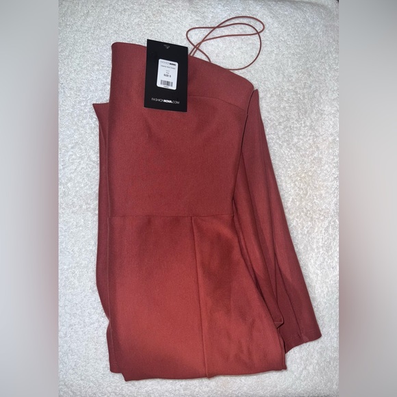 Fashion Nova Rust Valeria Midi Dress Size Small - Picture 2 of 4